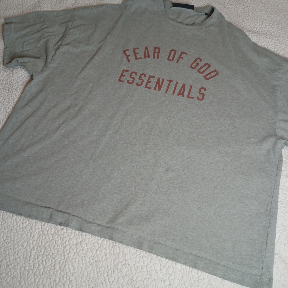 Fear of God Essentials XXL Grey Tee – Boxy Oversized Streetwear